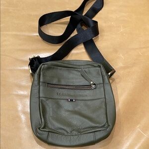 TOMMY HILFIGER Men's Crossbody Bag in Olive Green